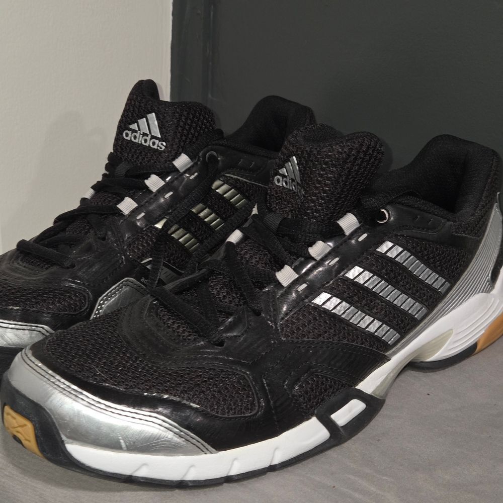 Adidas Volley Response VB 8.5 Black Silver Gum Volleyball Shoes Mens Sz 10.5 EUC